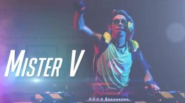 Le lycra du cosplay de Lúcio (Mister V) dans le clip OVERWATCH RAP BATTLE