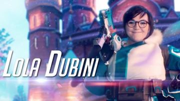 El cosplay de Mei (Lola Dubini) en el video musical de OVERWATCH RAP BATTLE publicado por Squeezie