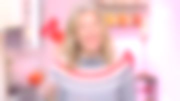 Le pull gris de Agathe Lecaron dans La maison des maternelles du 30/11/2017