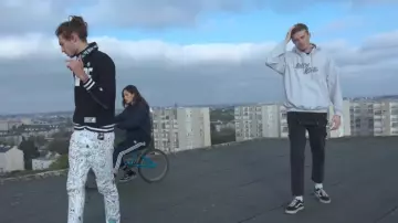 Sneakers Vans SK8 of Foda C in the clip, Stone, leaf, paper, scissors in Columbine