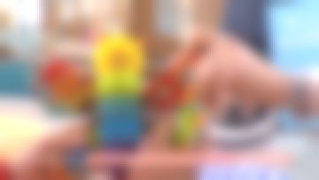 Le jeu d'éveil Freddie la luciole de Lamaze conseillé dans La maison des maternelles du 01/12/2017