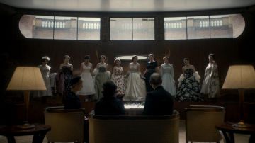 The Eltham Palace in London serves as the backdrop to the Queen's quarters of the Royal Yacht Britannia from Queen Elizabeth II (Claire Foy) in The Crown S01E08