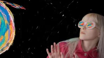 Las gafas de sol vintage de Hayley Williams en clip Hard Times
