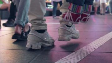 Sneakers Raf Simons Osweego III Ski Mask in her video clip Catch me outside