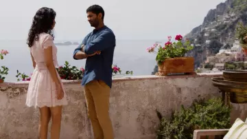 Two Pieces Pink Outfits worn by Kala Dandekar-Rasal (Tina Desai) as seen in Sense8 S02E01