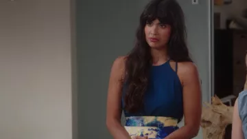 La tapa azul de H&M de Tahani Al Jamil (Jameela Jamil) en The Good Place S01E11