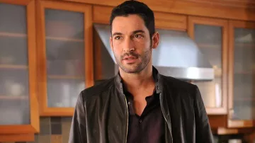 Chaqueta de cuero usada por Lucifer Morningstar (Tom Ellis) como se ve en Lucifer S01E01