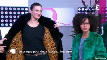 Le manteau en fausse fourrure intérieur léopard conseillé dans C'est au programme du 07/12/2017