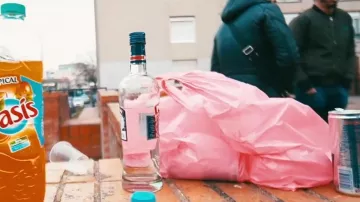 La lata de Red Bull en sofiane's a todo el mundo no le importa