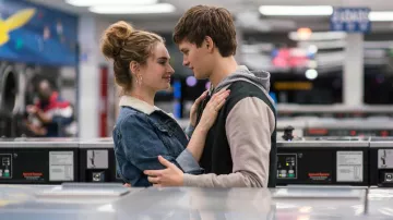 Varsity Bomber usado por Baby (Ansel Elgort) como se ve en Baby Driver