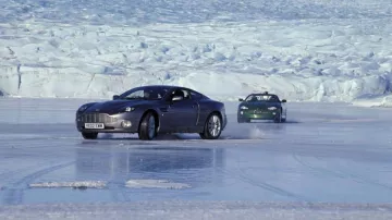 La laguna glaciar de Jokulsarlon en Islandia en James Bond: muere otro día