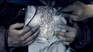 Mithril shirt worn by Frodo Baggins (Elijah Wood) as seen in the Lord of the Rings: The Fellowship of The Ring