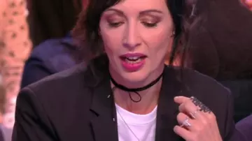 El anillo de serpiente de Géraldine Maillet en #TPMP Touche pas à mon poste del 08/12/2017