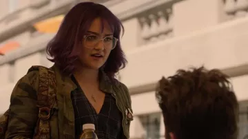 The pin's baseball bat "Time to Pay" Tuesday Bassen of Gert Yorkes (Ariela Barer) in Marvel's Runaways S01E04
