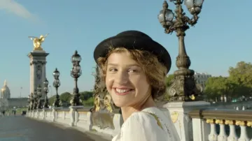 El Pont Alexandre III en París en Le clip Miraculous de Lou y Lenni-Kim