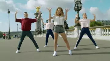 Sneakers white converse Lou in the clip Miraculous