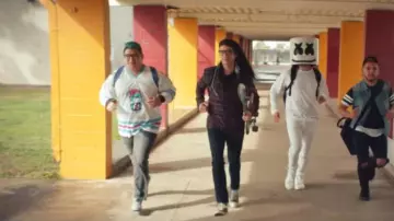 Sneakers Converse in the clip Moving on from Marshmello