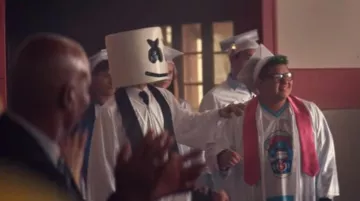 Le t-shirt Slushii dans le clip Moving on de Marshmello