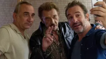 The shirt leopard seventies of Johnny Hallyday in Each his life