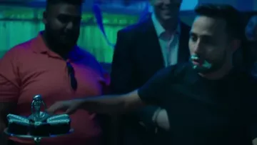 The mini cakes chocolate Cup Cakes brand Hostess in the clip Find Me Marshmello