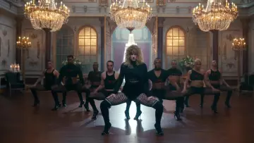 Thigh-high boots black of Taylor Swift in the clip What you made me do