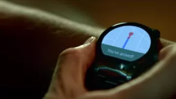 El reloj inteligente de Austin Mahone en el video musical de Lady