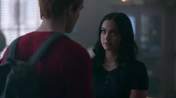 La robe de Veronica Lodge (Camila Mendes) dans Riverdale S02E09