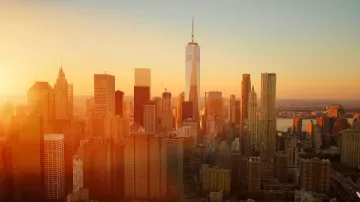 The city of New York in the clip Power of Little Mix