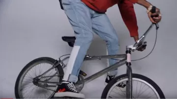 Les sneakers Converse comme des garcons dans le clip Boys de Charli XCX