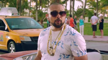 El collar de Gucci chapado en oro en el clip Body de sean Paul feat Migos
