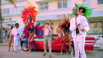 El cinturón de Gucci en el clip Body de Sean Paul feat Migos