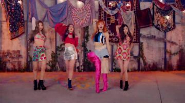 La cuissarde rose Vetements dans le clip As If It's Your Last de BLACKPINK