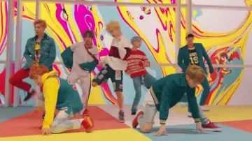 La veste en jean Levi's dans le clip DNA de BTS