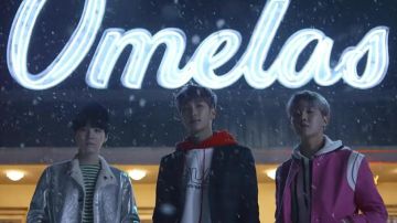 The coat metallic Opening Ceremony in the clip Spring Day BTS