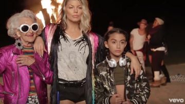 The Headphones Beats by Dr. Dre Solo2 in the clip Life Goes to Fergie