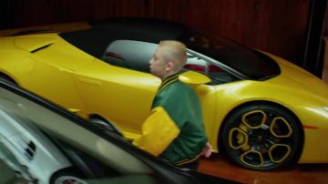 El Lamborghini Huracan LP580 amarillo en el clip de mermelada de Macklemore