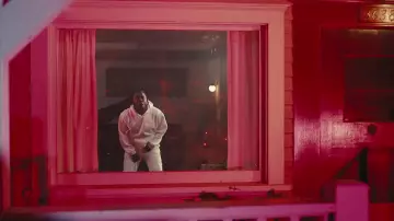 Humble clip: Kendrick Lamar wears white jogging pants from the brand Second/Layer
