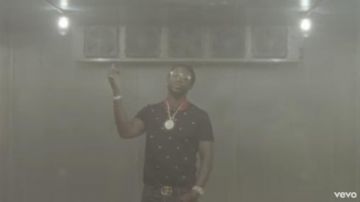 Belt Gucci in the clip Fetish Selena Gomez