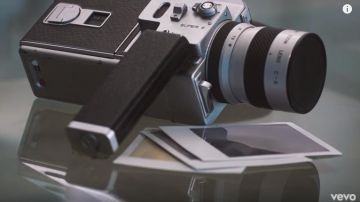 The camera Gun in the clip Stefflon Gift, French Montana - Hurtin' Me