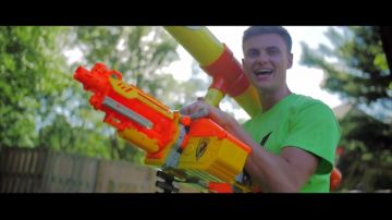 The machine gun Nerf Vulcan in the clip Share The Love of Stephen Sharer