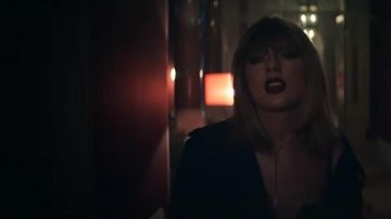 El collar de Taylor Swift en el videoclip I Don't Wanna Live Forever