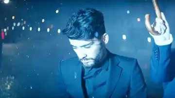 The costume of Zayn in the clip I Don t Wanna Live Forever