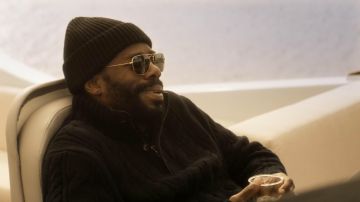 Sunglasses Ray-Ban Caravan Victor Strand (Colman Domingo) in Fear The Walking Dead S02E01