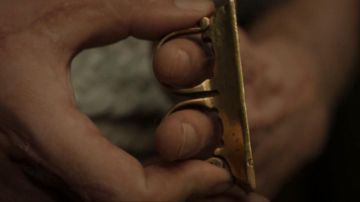 La réplica del "anillo de honda" del Dr. Stephen Strange (Benedict Cumberbatch) en Doctor Strange