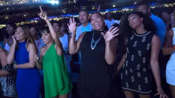 The top green asymmetric Lisa Cooper (Jada Pinkett Smith) in Girls trip