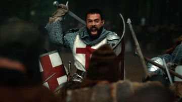The shield of the Templar, Landry (Tom Cullen) in Knightfall