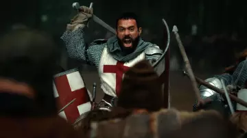 Le bouclier de Templier de Landry (Tom Cullen) dans Knightfall