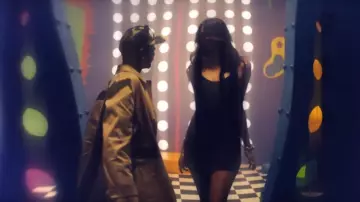Cap camo BAPE of Chris Brown in her video clip Little More
