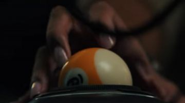 The mouse ball billiards Nine Ball (Rihanna) in Ocean's Eight