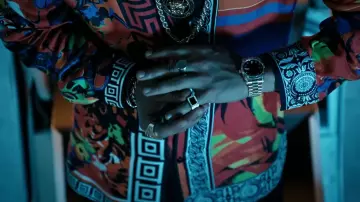 La bague Versace Greca Key de Bruno Mars dans son clip 24K Magic